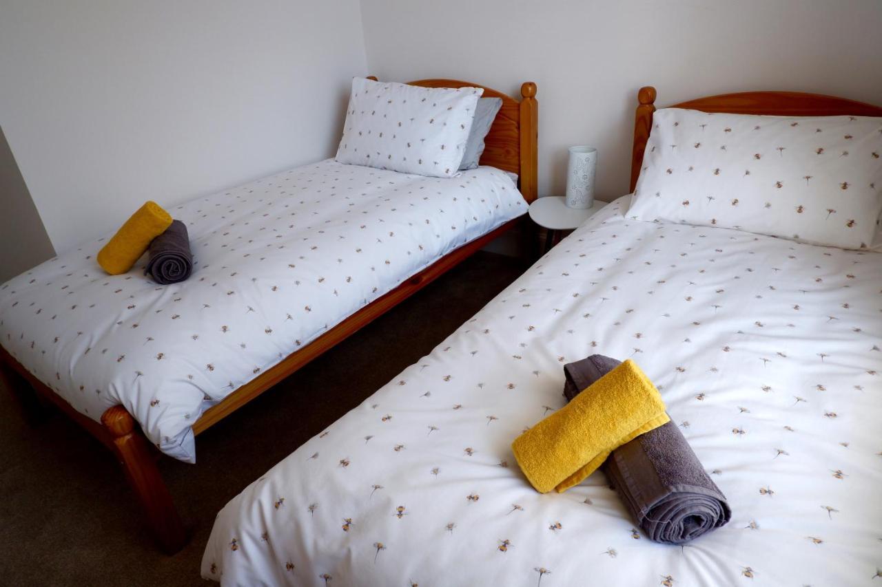 No 7 Quiet, Two Bedroom Ground Floor Flat In Tornagrain Great For Early Airport Departures Or Late Flights Dalcross Extérieur photo