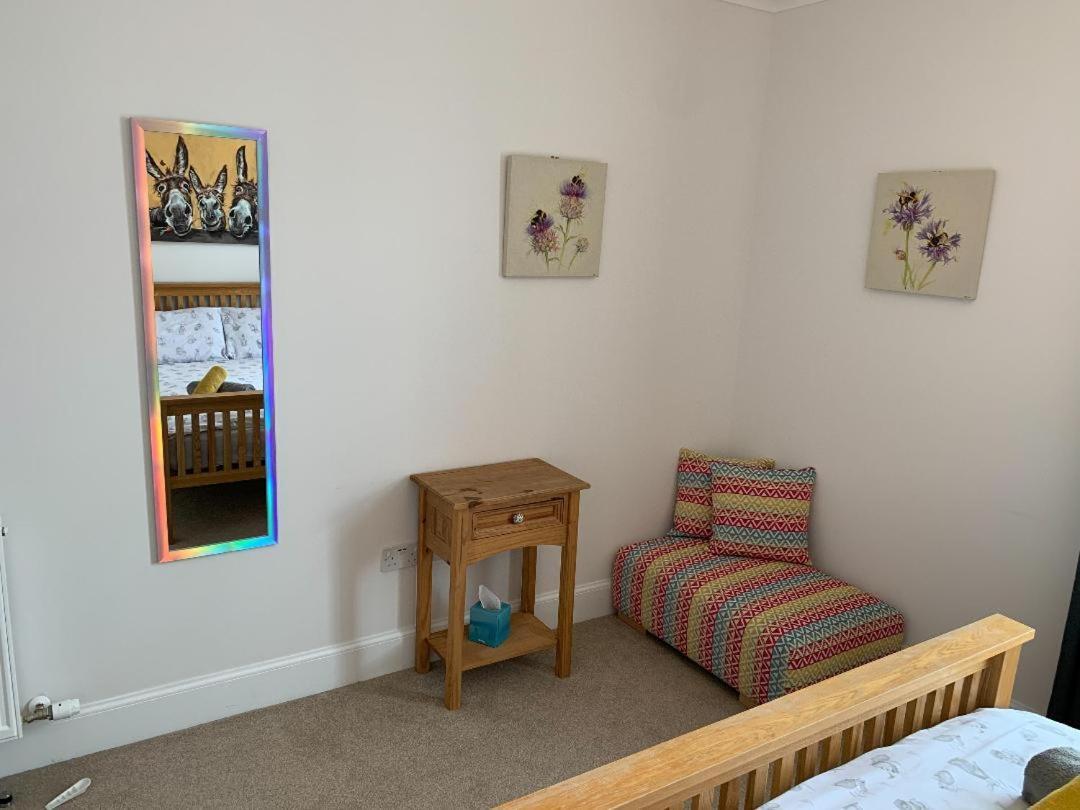 No 7 Quiet, Two Bedroom Ground Floor Flat In Tornagrain Great For Early Airport Departures Or Late Flights Dalcross Extérieur photo